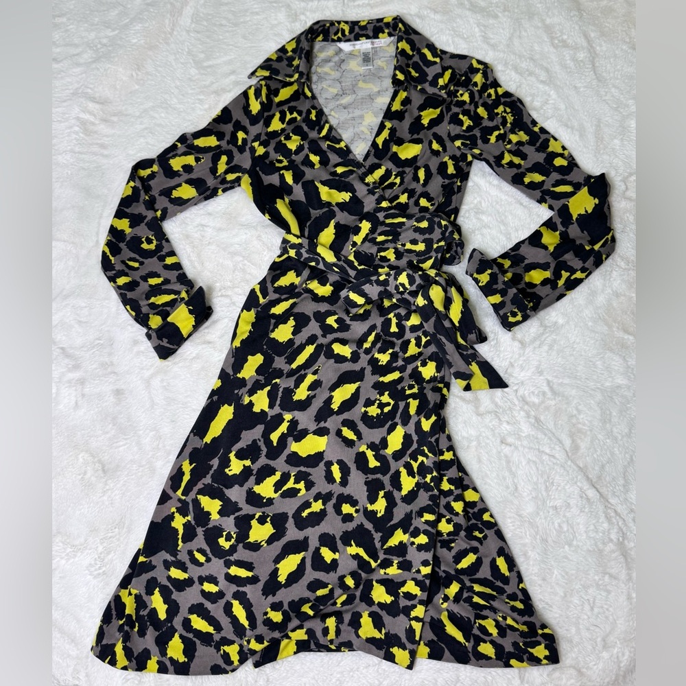 DVF Diane Von Furstenberg JEANNE Silk Jersey Wrap Dress Snow Leopard Grey, 6 US